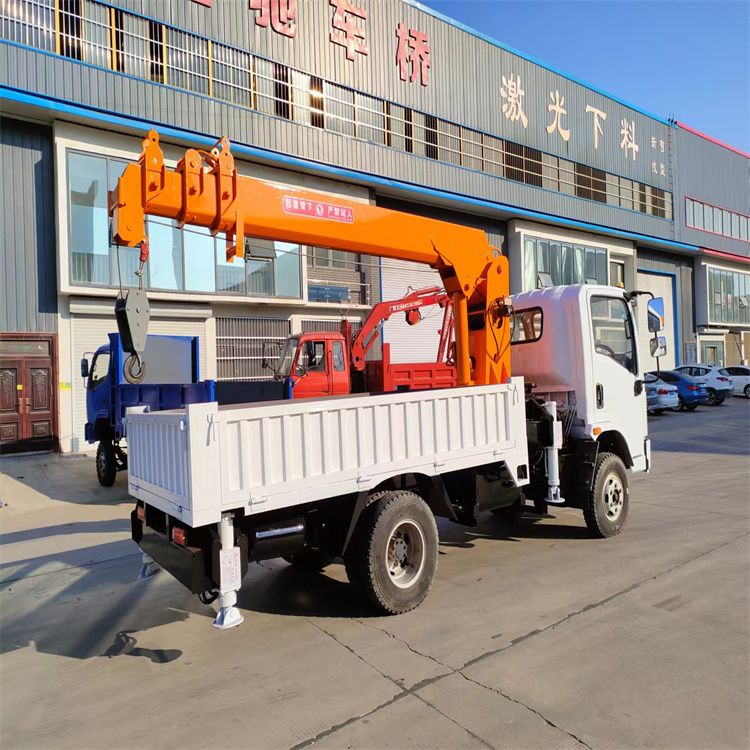 科尔沁左翼中旗三轮随车吊定制 农用改装机自备吊中瑞长期出售